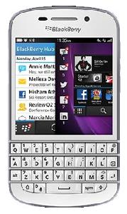 Мобилен телефон BlackBerry Q10 снимка