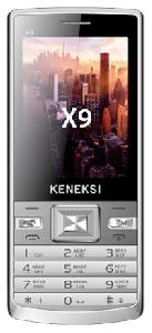 携帯電話 KENEKSI X9 写真