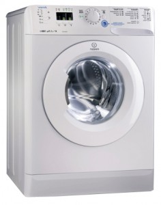 Máquina de lavar Indesit XWSA 61051 WWG Foto